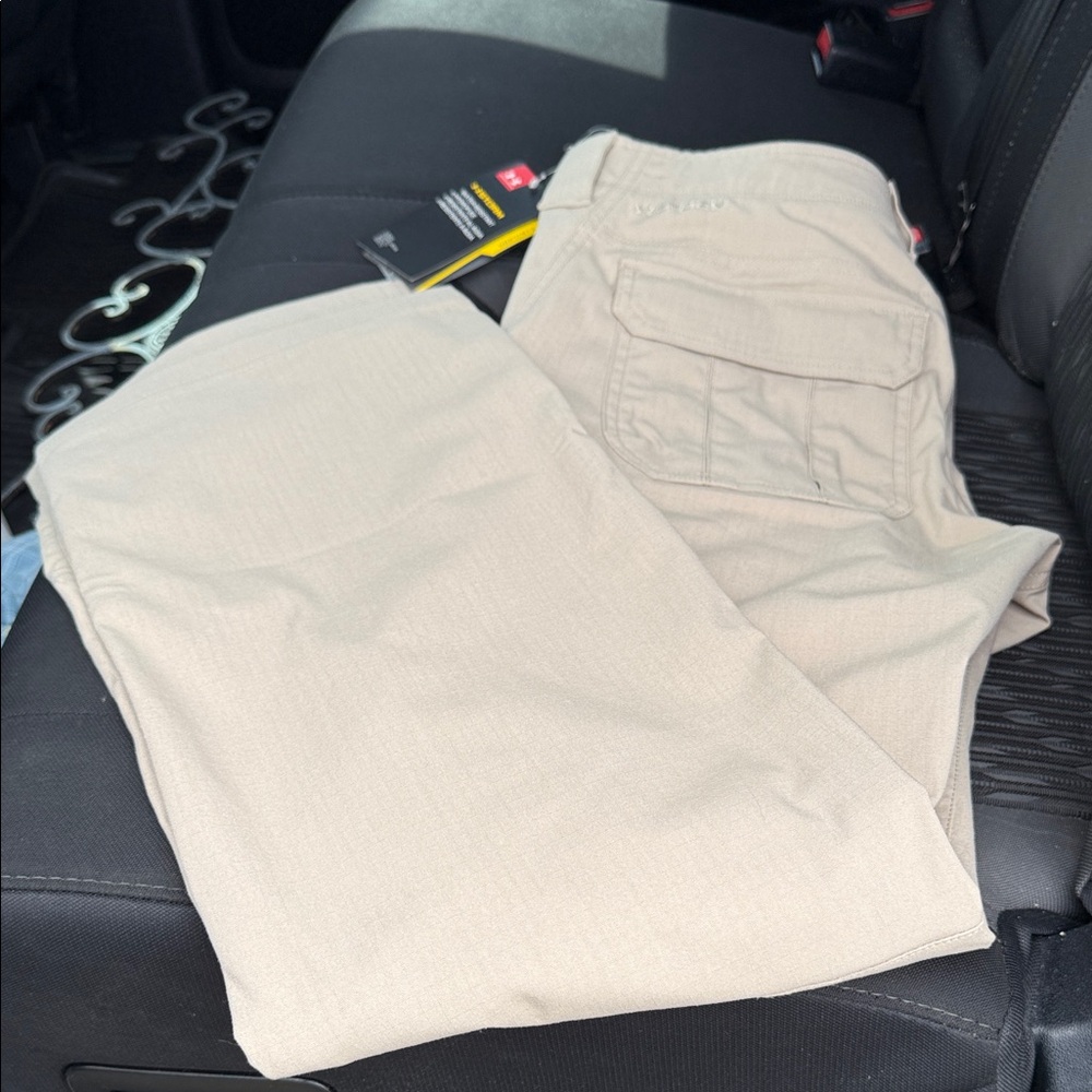 Under Armour Women's Tan Cargo Pants
